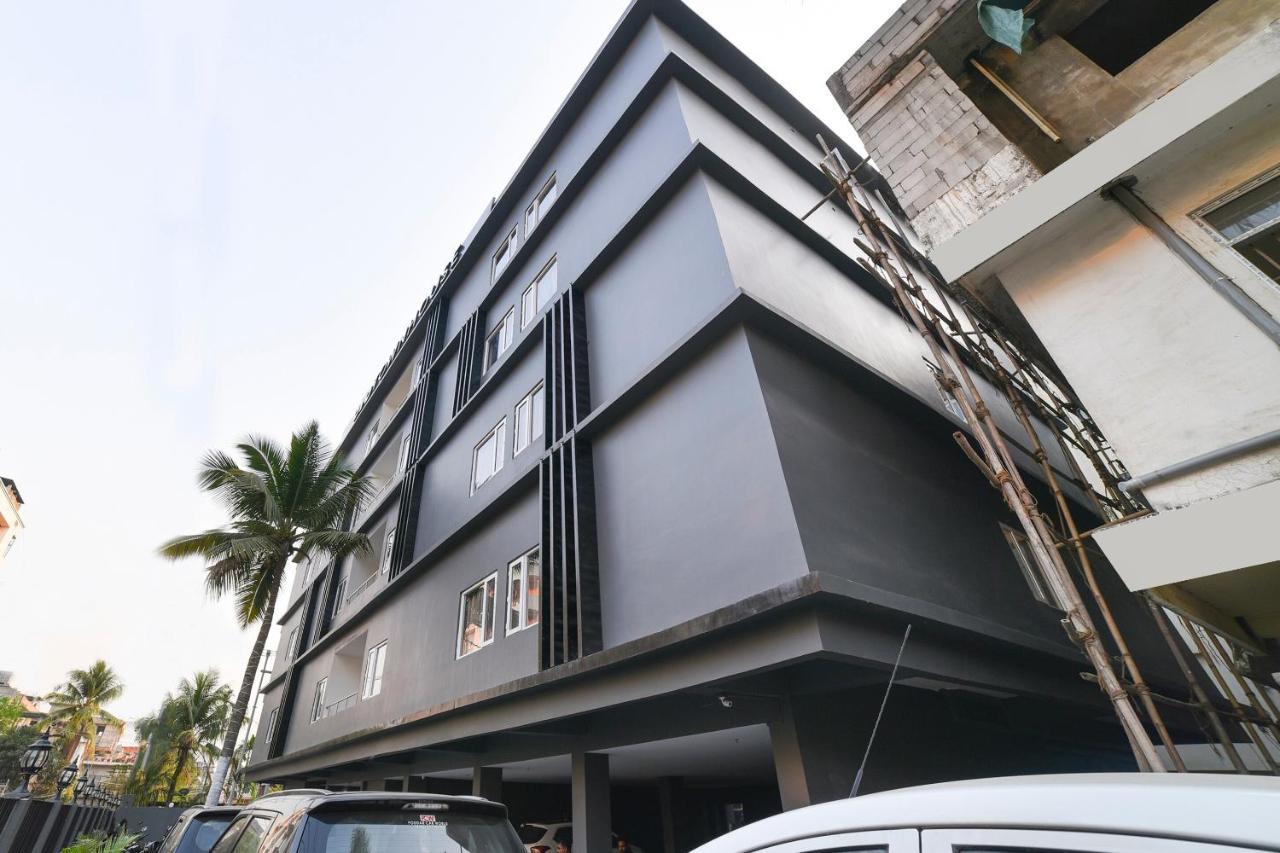 Vaccinated Staff- Oyo Townhouse 384 Nk Hotels Dispur Exterior foto